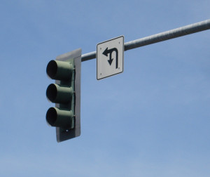 Photo of a traffic light allowing U-turns